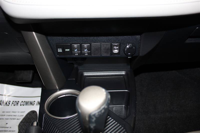 Used 2013 Toyota RAV4 Limited AWD/4WD image 16