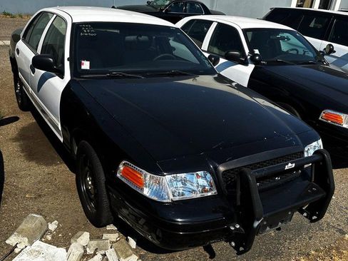 Used 2011 Ford Crown Victoria Police Interceptor w/ Trunk Pack image 2