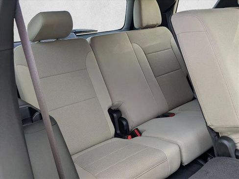 Used 2023 Chevrolet Traverse LS FWD image 21