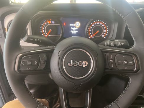 Certified 2025 Jeep Wrangler Sport S image 6