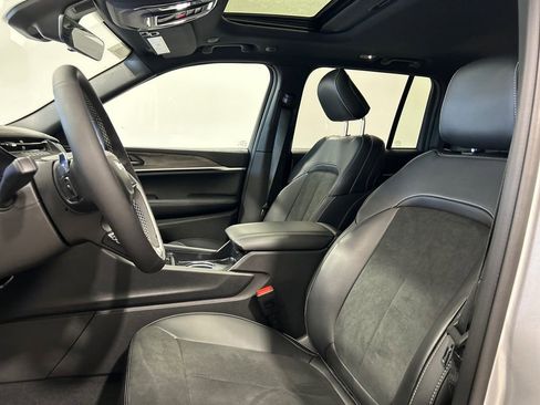 New 2026 Jeep Grand Cherokee Altitude image 15