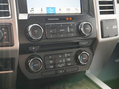 Used 2017 Ford F250 Lariat w/ Chrome Package image 43