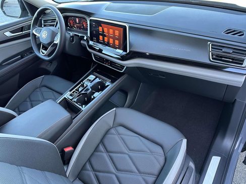 New 2026 Volkswagen Atlas Peak Edition image 12