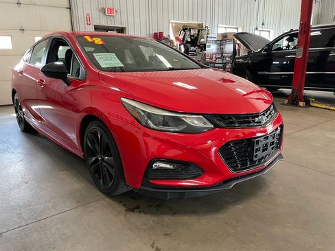 Used 2018 Chevrolet Cruze LT FWD image 4