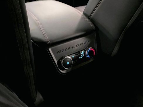 Certified 2025 Ford Explorer ST-Line w/ ST-Line Street Pack image 33