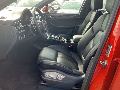 Used 2022 Porsche Macan Base image 8