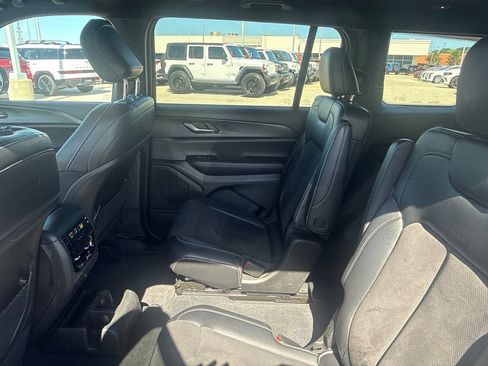 Used 2024 Jeep Grand Cherokee L Laredo AWD/4WD image 26