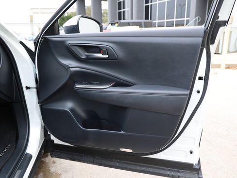 Used 2023 Toyota Crown Limited image 41