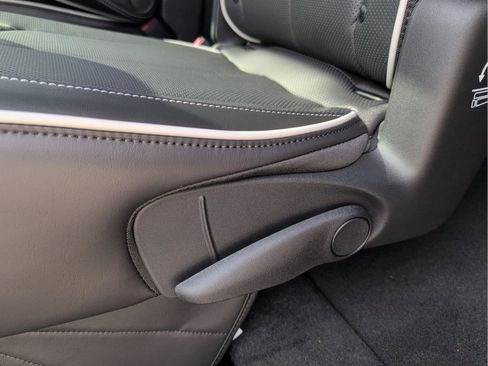 New 2026 Chrysler Pacifica Limited w/ S Appearance Package image 38