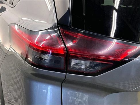 Used 2023 Nissan Rogue SV FWD image 27