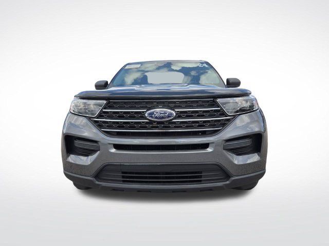Certified 2024 Ford Explorer XLT RWD image 3