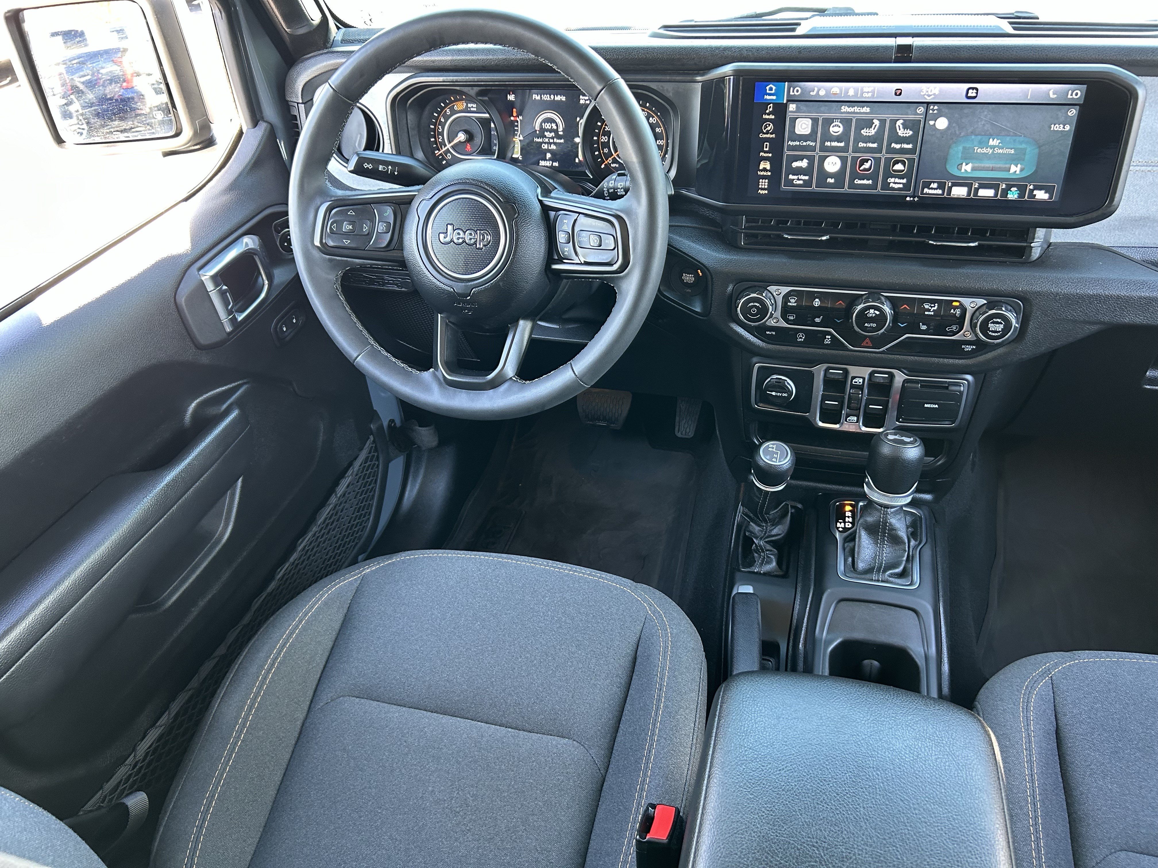 Used 2025 Jeep Wrangler Unlimited Sport AWD/4WD image 12