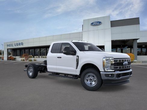 New 2026 Ford F350 XL w/ XL Chrome Package AWD/4WD image 7