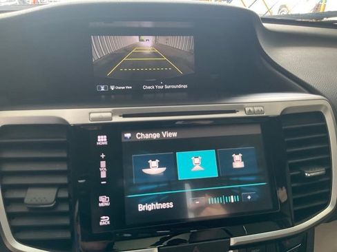 Used 2017 Honda Accord EX-L image 16