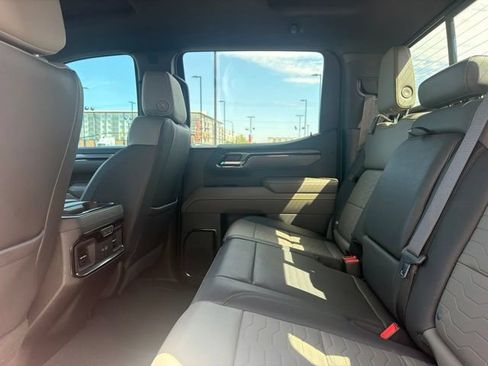 Used 2023 Chevrolet Silverado 1500 ZR2 AWD/4WD image 17