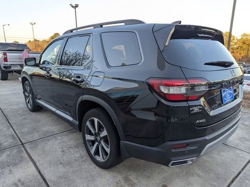 Used 2024 Honda Pilot Touring image 5