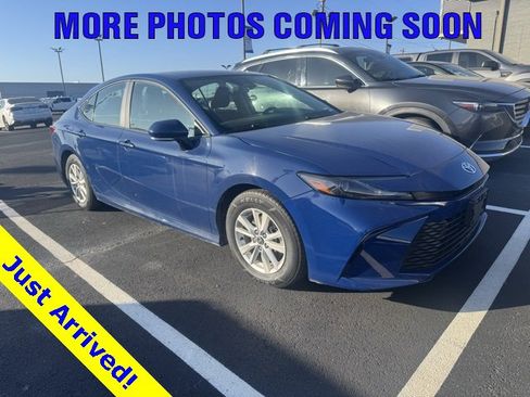 Used 2025 Toyota Camry LE image 1