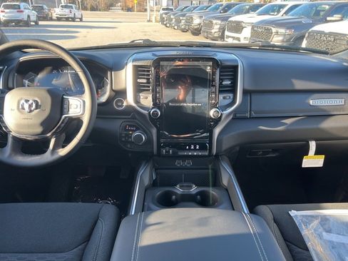 New 2026 RAM 1500 4x4 Crew Cab image 17