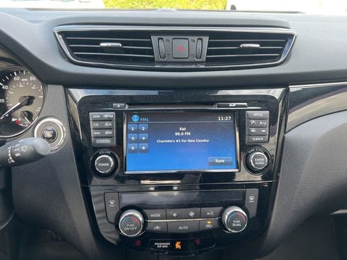 Used 2017 Nissan Rogue Sport SL w/ SL Premium Package image 28