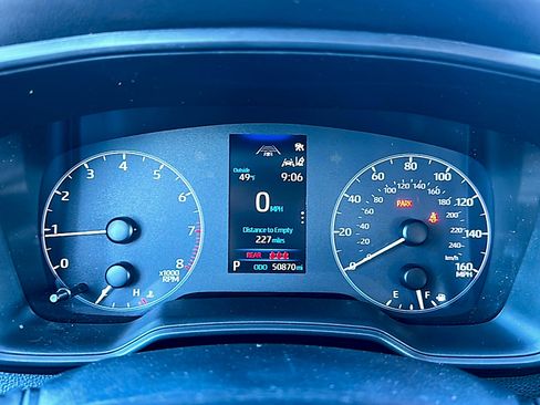 Used 2024 Toyota Corolla LE image 25