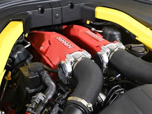 Certified 2020 Ferrari Portofino image 32