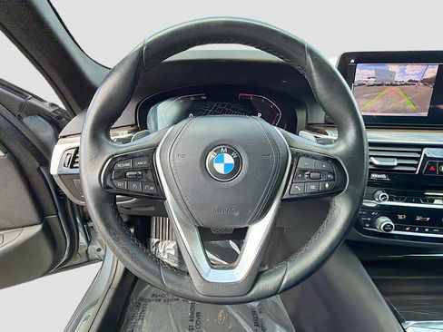 Used 2021 BMW 530i w/ Convenience Package RWD image 34