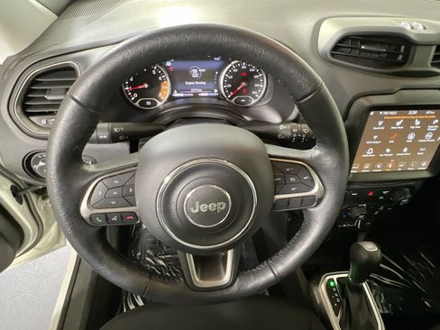 Used 2022 Jeep Renegade Latitude w/ Convenience Group image 11