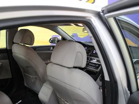 Used 2017 Hyundai Sonata SE FWD image 10