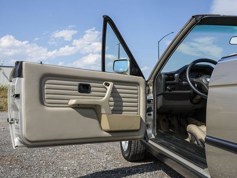 Used 1987 BMW 325i Convertible RWD image 31