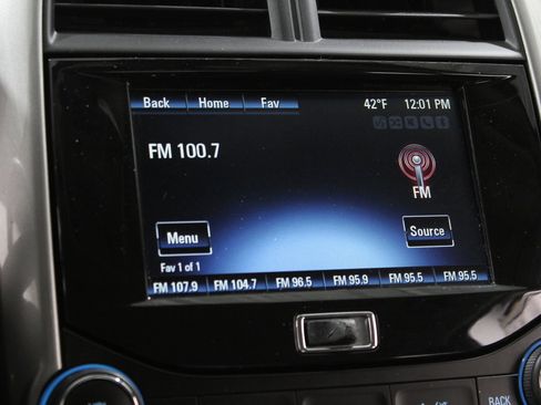 Used 2015 Chevrolet Malibu LT image 10