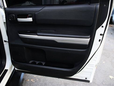 Used 2014 Toyota Tundra SR5 w/ SR5 Upgrade Package RWD image 19