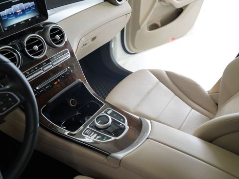Used 2017 Mercedes-Benz GLC 300 image 18