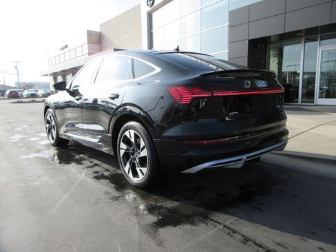 Used 2022 Audi e-tron Premium Plus image 7