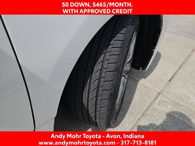 Used 2019 Toyota Avalon XLE w/ Moonroof Package FWD image 38