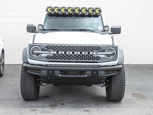 Used 2023 Ford Bronco Badlands w/ Sasquatch Package AWD/4WD image 2