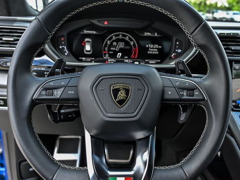 Used 2023 Lamborghini Urus S AWD/4WD image 30