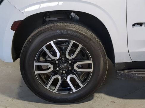 Used 2023 GMC Yukon AT4 w/ Technology Package image 27