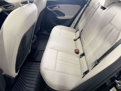 Used 2025 Audi Q6 e-tron Premium w/ Convenience Package image 14