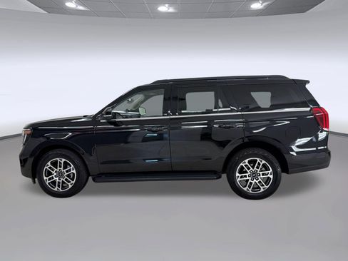 Certified 2025 Ford Expedition Active AWD/4WD image 2