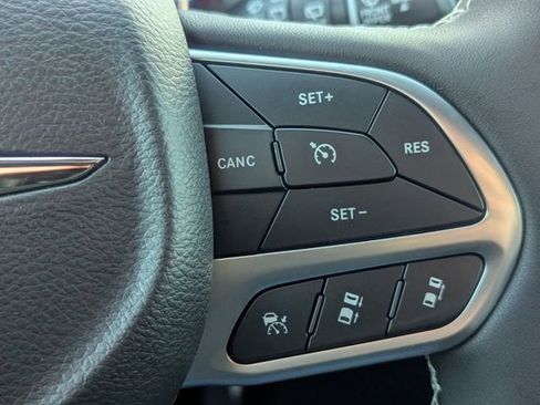 New 2026 Chrysler Pacifica Select image 11