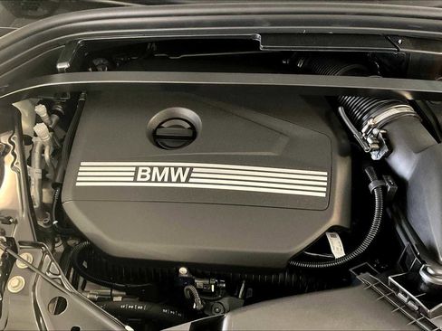 Used 2025 BMW X1 xDrive28i w/ Technology Package image 17