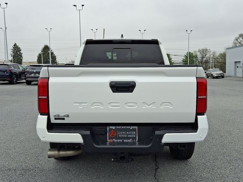 Certified 2024 Toyota Tacoma SR5 AWD/4WD image 6