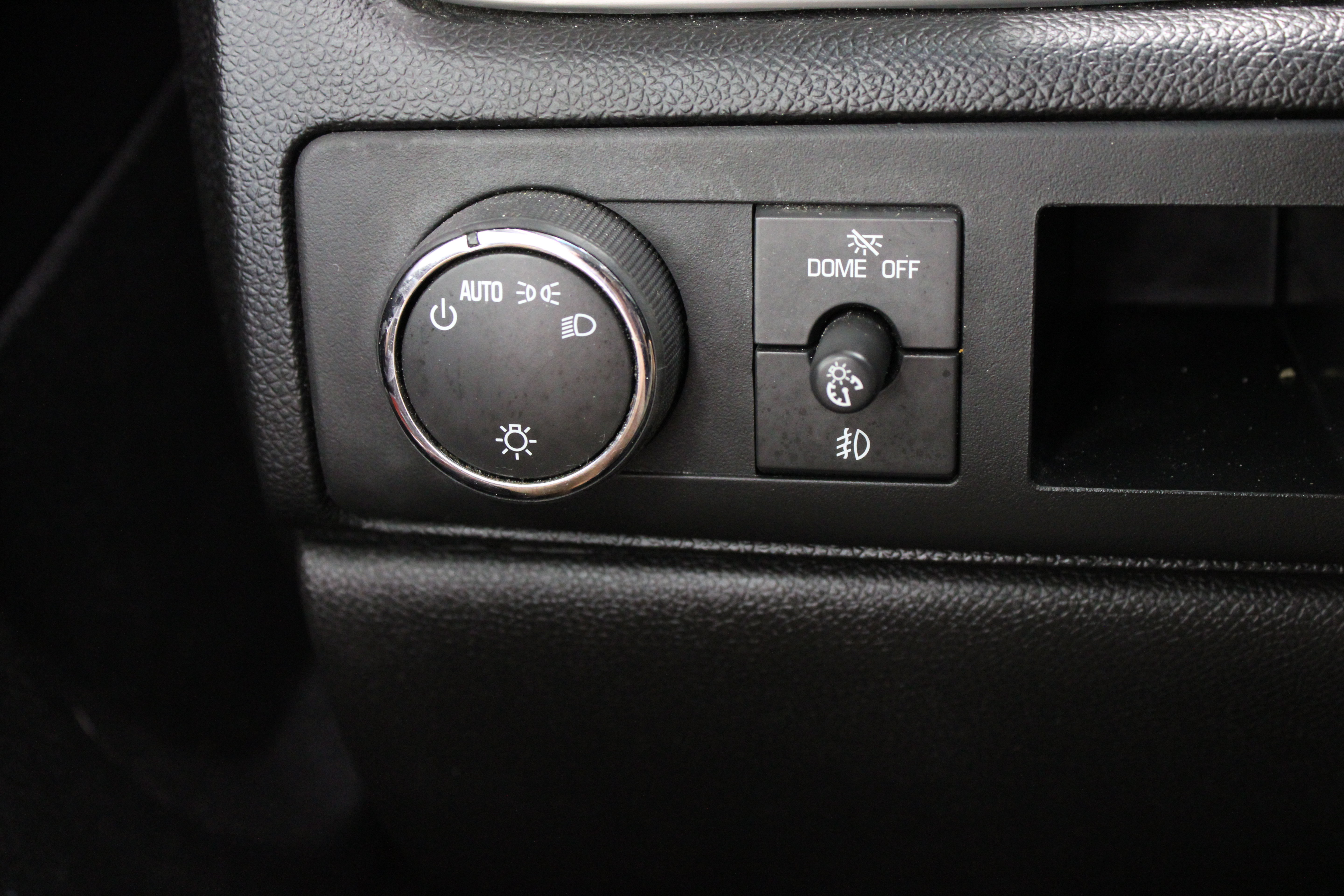Used 2013 Chevrolet Tahoe LTZ RWD image 25