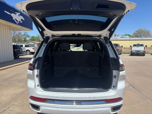Used 2022 Jeep Grand Cherokee L Overland w/ Advanced Protech Group III AWD/4WD image 5