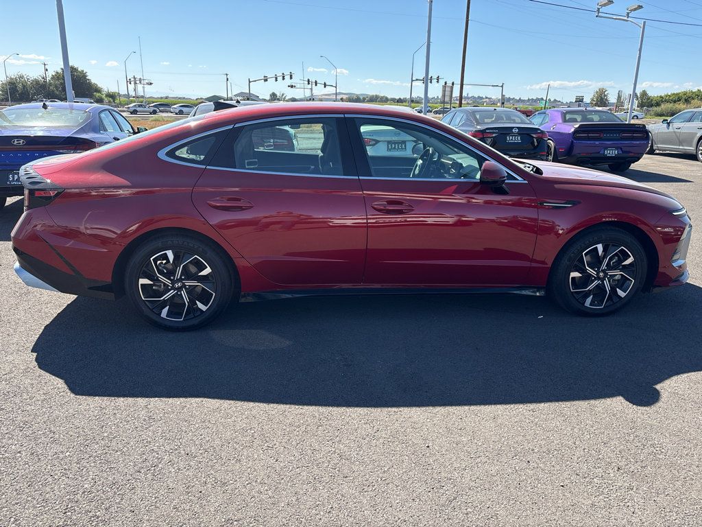 Used 2024 Hyundai Sonata SEL FWD image 18