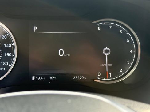 Used 2025 Genesis G70 2.5T RWD image 21