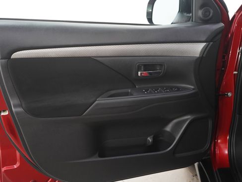 Used 2017 Mitsubishi Outlander ES FWD image 20