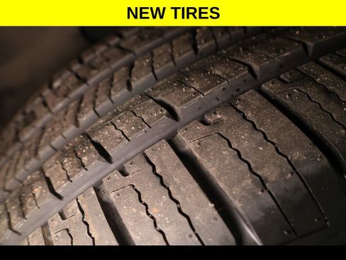 Used 2023 Jeep Grand Cherokee Altitude AWD/4WD image 6