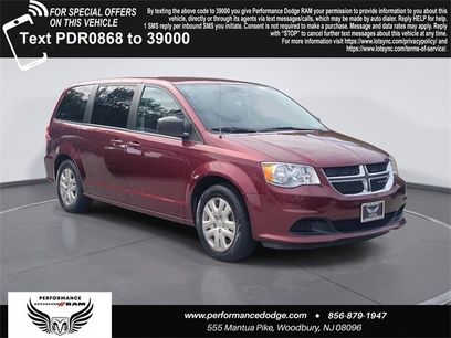 Used 2018 Dodge Grand Caravan SE w/ UConnect Hands-Free Group