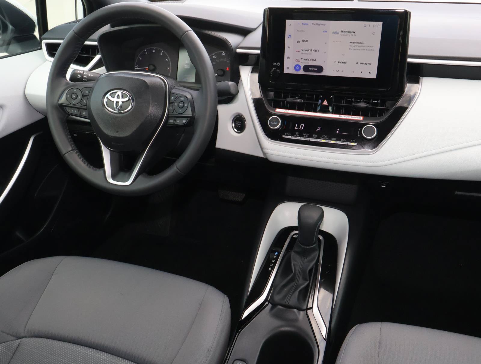 Used 2025 Toyota Corolla SE FWD image 10